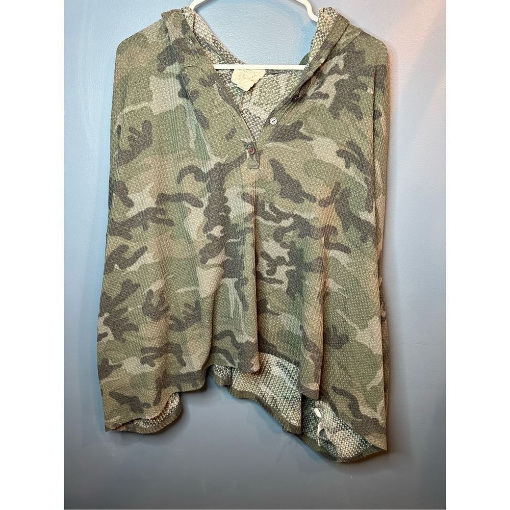 Fantastic Fawn Waffle Knit Camo Pullover Long Sleeve Top with Hood Green Size Sm